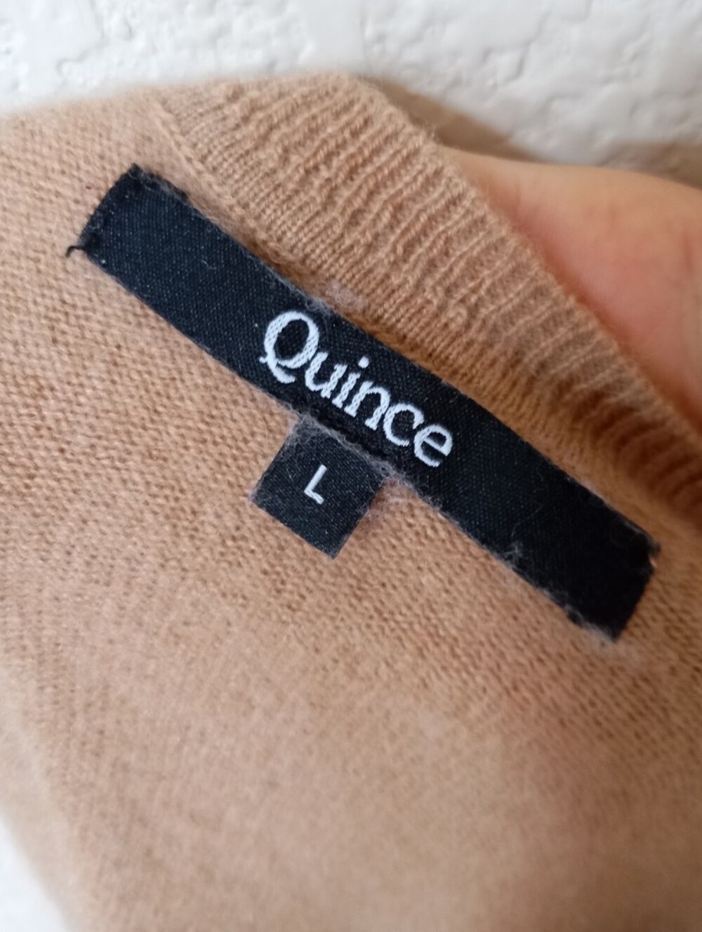 Quince soft camel color 100% cashmere v-neck sweater - Picture 9 of 11